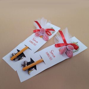 Bomboniere personalizzate laurea segnalibro matita e confetti