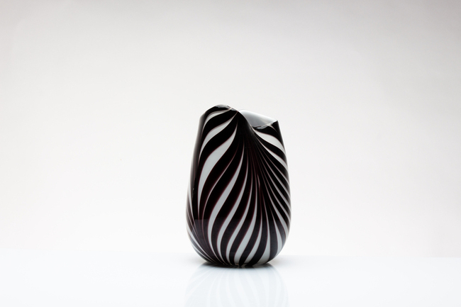 vaso per fiori vetro zebrato idea regalo solidale bianco e nero