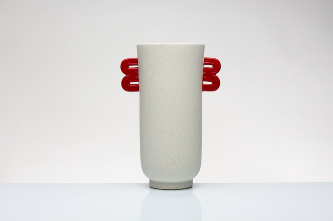 vaso per fiori regalo solidale ceramica bianco e rosso